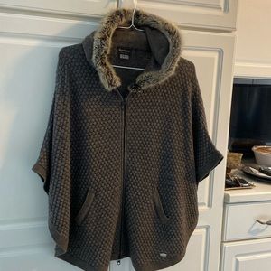 Barbour winter tartan Tan front zip front Faux Fur collar size m made in Turkey